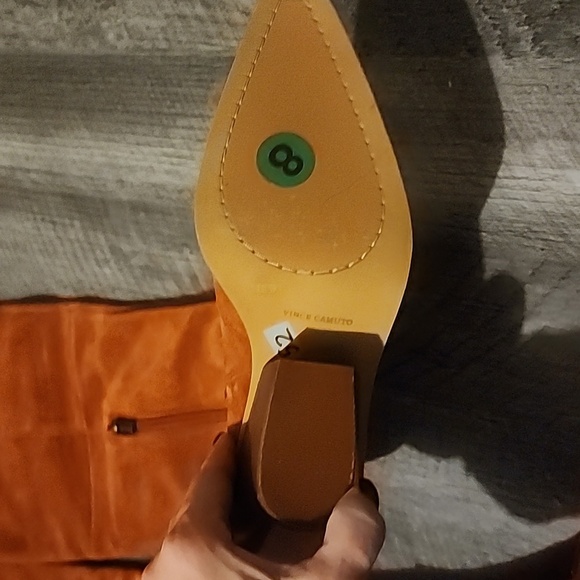 VINCE CAMUTO SHAHARLA KETCHUP BOOT SIZE 8 - Picture 5 of 6